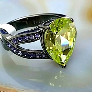 Gothic Cocktail Ring Stainless Steel Hypoallergenic Teardrop Peridot Color